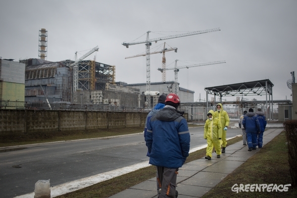 Thirty years after the nuclear disaster Greenpeace revisits the site and the Unit 4 with the New Safe Confinement (NSC or New Shelter). © Denis Sinyakov / Greenpeace