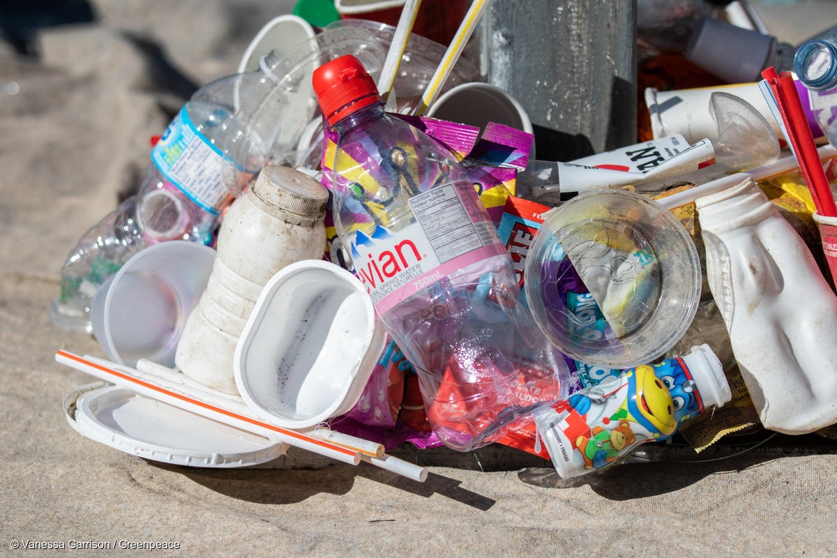 まずは輸出と焼却をやめる!「減プラスチック方針」を政府に提言