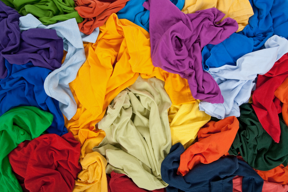 Tシャツの画像(2010年11月27日)Shutterstock