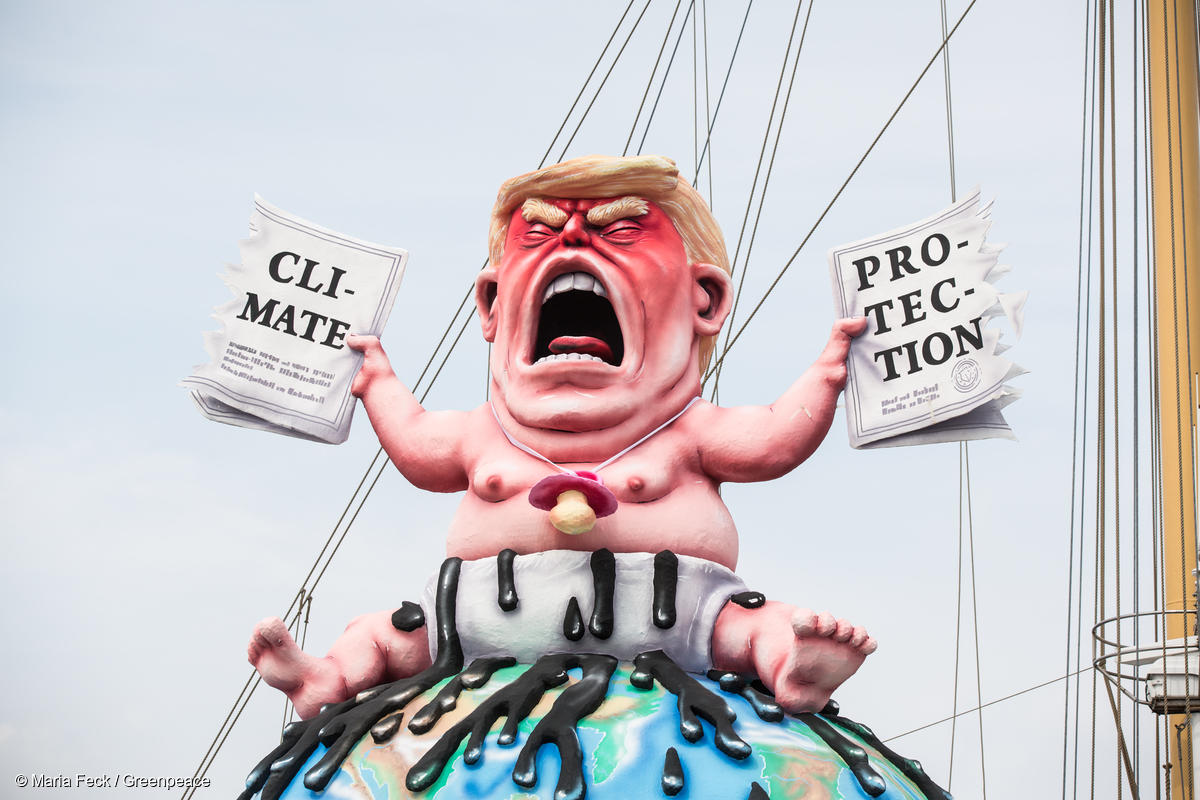 Greenpeace activists demonstrate in front of the Elbphilharmonica in Hamburg's harbor district for a fast and consistent implementation of the Paris Climate Agreement by the G20 states. The environmentalists pull a seven-meter high sculpture of US President Donald Trump on a pontoon in front of the concert hall. There the G20 bosses will attend a concert. The sculpture shows Trump as a crying baby with a full diaper sitting on a globe. In his hands he holds the ripped Paris climate deal. Under the figure stands "Time for a Change".
"The other G20 leaders cannot wait for Donald Trump to grow up." says Greenpeace climate expert Karsten Smid. "The G19 have to show that they decided to leave coal, oil and gas in the ground, as agreed in Paris." Trump announced to leave the Paris Climate Agreement in early June this year.