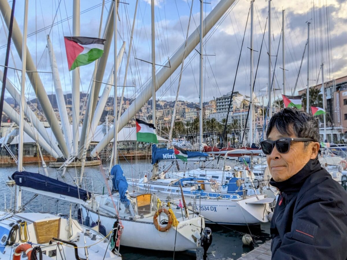 シチリア島に停泊する出発前のGSFのヨットと武本さん