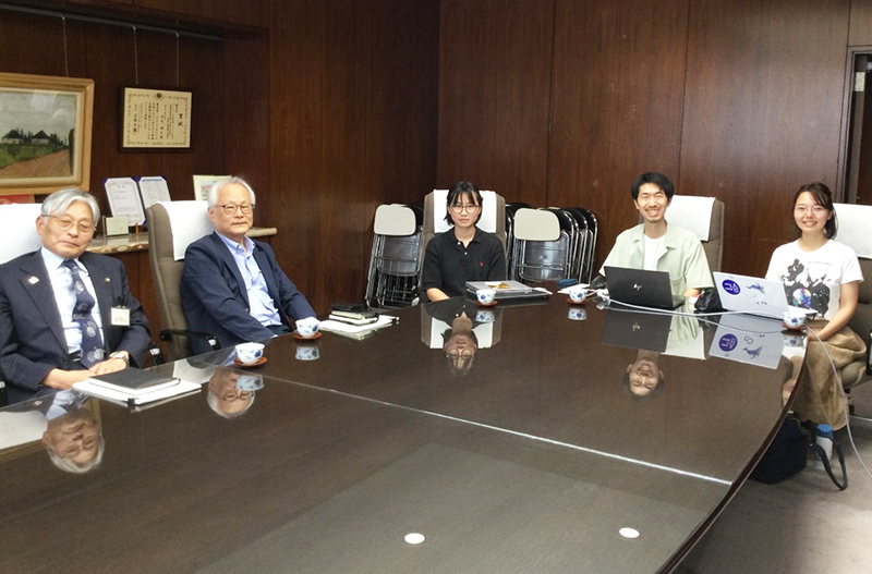ゼロエミのメンバーと市長との面談の様子