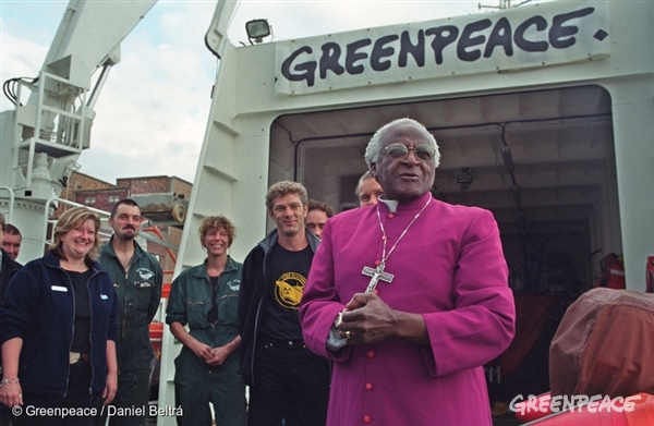 Archbishop Desmond Tutu visited the Greenpeace ship MV Esperanza. He blessed the vessel and the crew and then joined them in wishing for a clean, peaceful and nuclear free world.