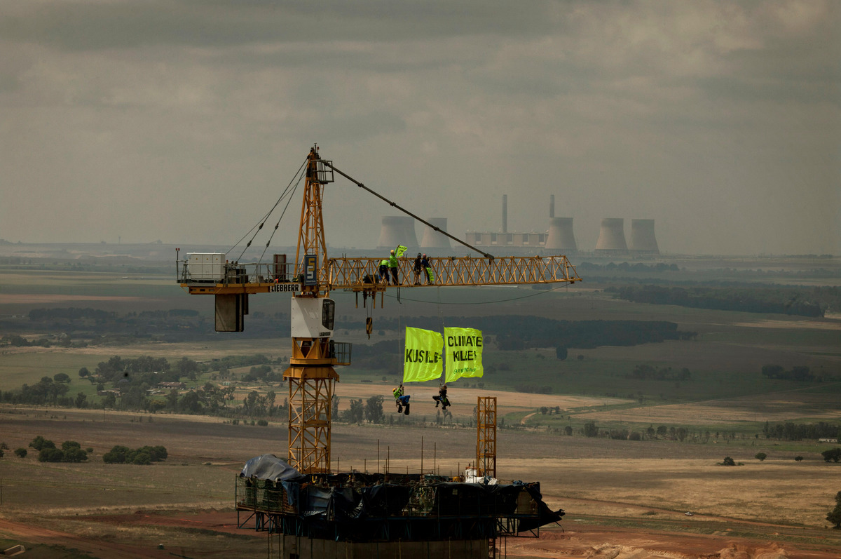 Action at Kusile Power Station in Africa. © Benedicte  Kurzen