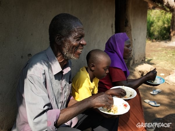 Locals eating ecological food in Kenya