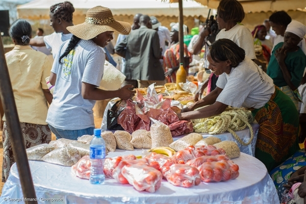 kenyan farmers trek