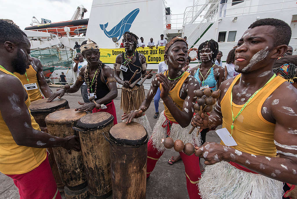 Performers at Esperanza Welcome Ceremony in Matadi. © Pierre Gleizes