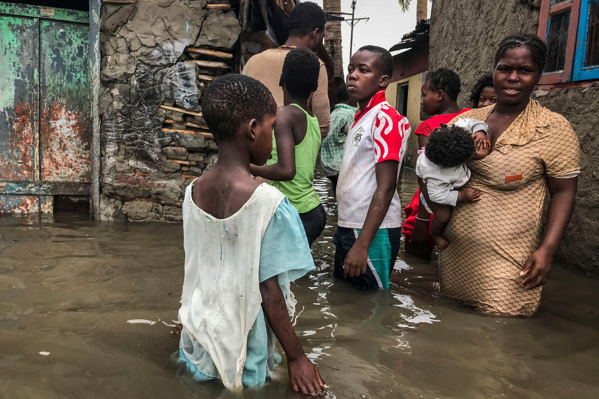 Tropical Cyclone Eloise hits Mozambique. ANDRE CATUEIRA / Greenpeace