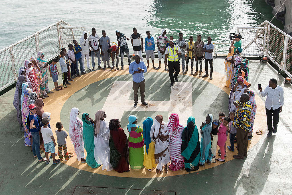 Open Boat Day on the Esperanza in Nouakchott. © Pierre Gleizes / Greenpeace Open Boat Day on the Esperanza in Nouakchott. © Pierre Gleizes / Greenpeace