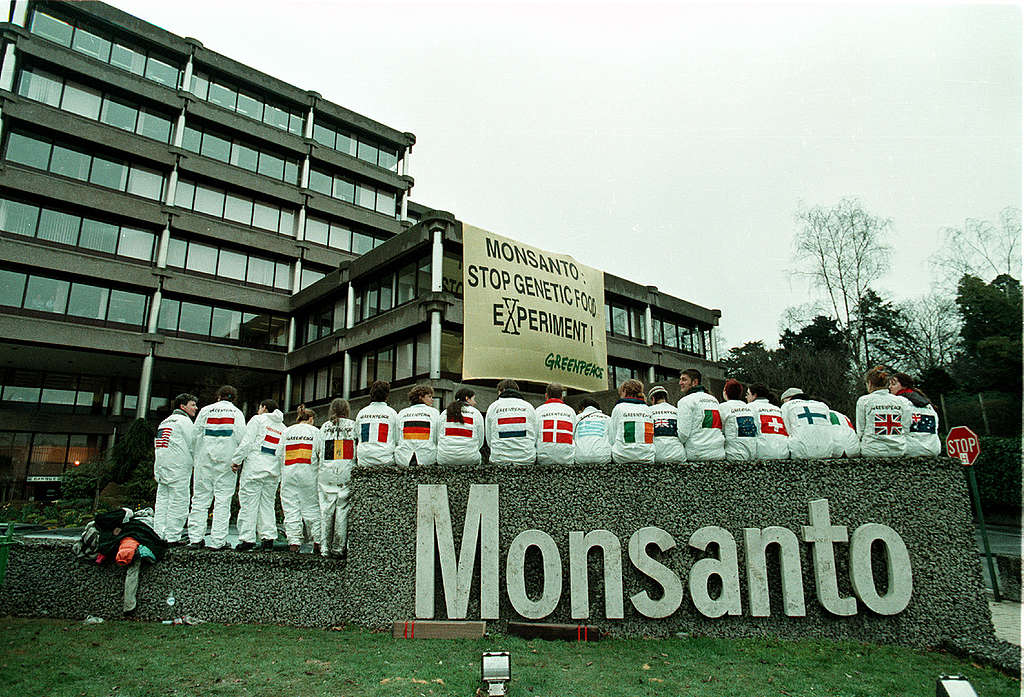 GE Action in Brussels. © Greenpeace / Cristien Buysse