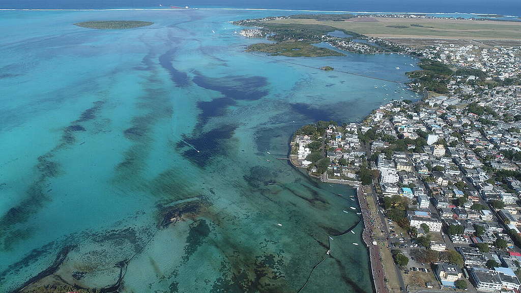 Mauritius Oil Spill in the Indian Ocean. Copyright unknown Mauritius Oil Spill in the Indian Ocean. Copyright unknown