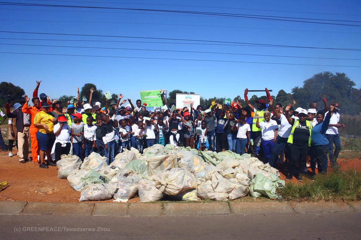 Plastic Cleanup Activity in Johannesburg. © Tawedzerwa  Zhou / Greenpeace