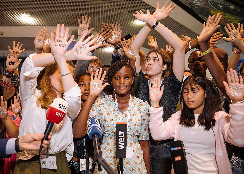 Youth Delegation at COP 27 in Egypt (Day 2). © Marie Jacquemin / Greenpeace Youth Delegation at COP 27 in Egypt (Day 2). © Marie Jacquemin / Greenpeace
