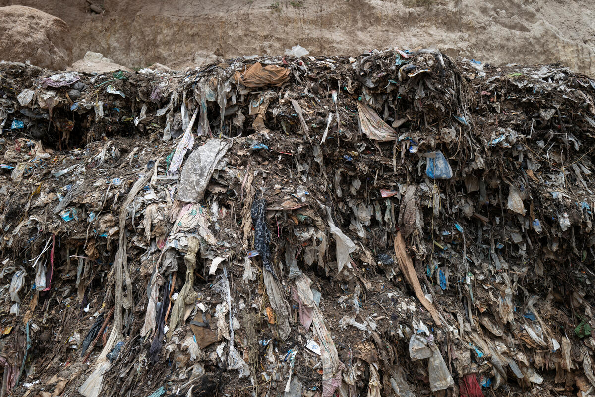 Fast Fashion Research in Tanzania. © Kevin McElvaney / Greenpeace