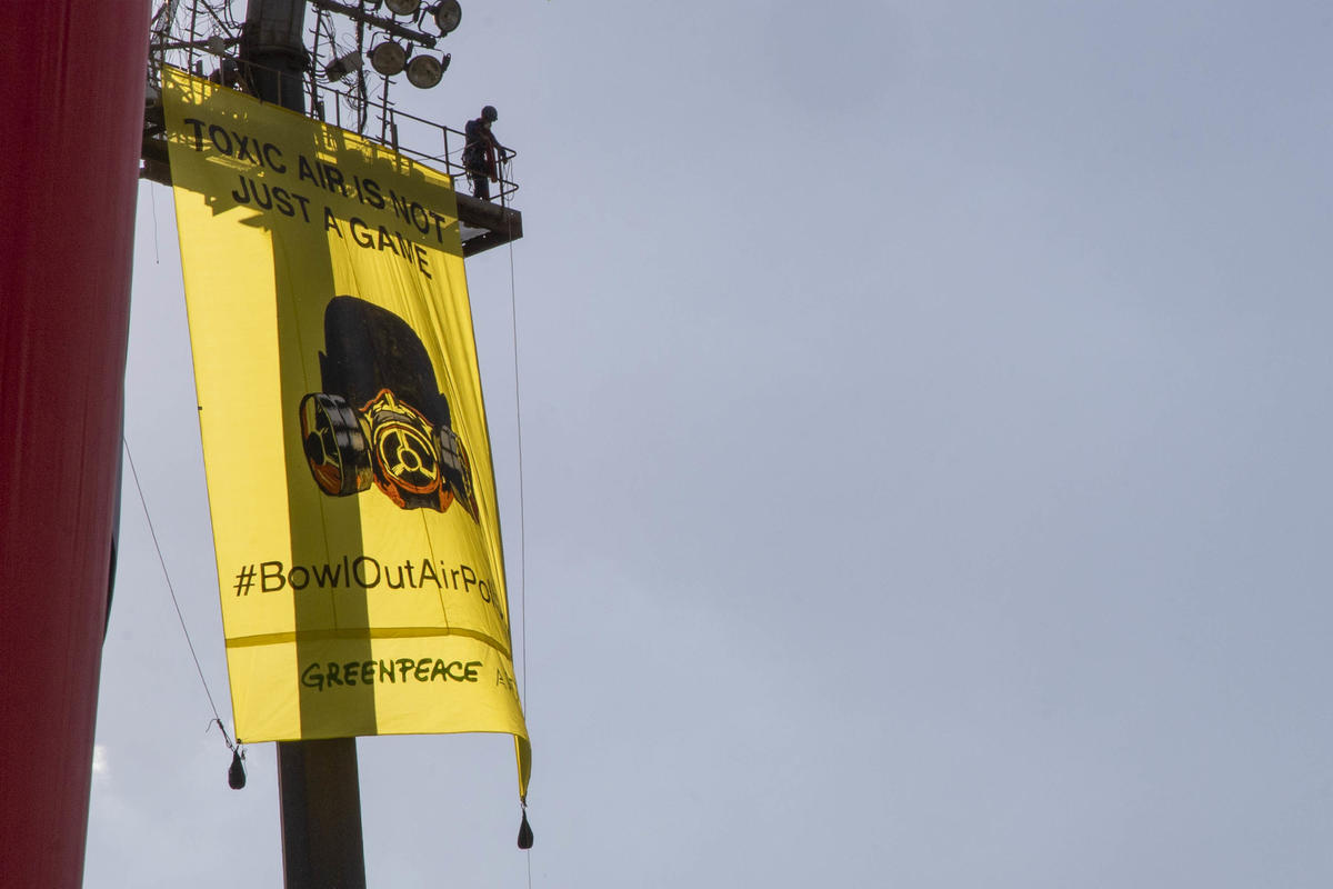 Air Pollution Action at Cricket Match in Pretoria. © Shayne Robinson / Greenpeace