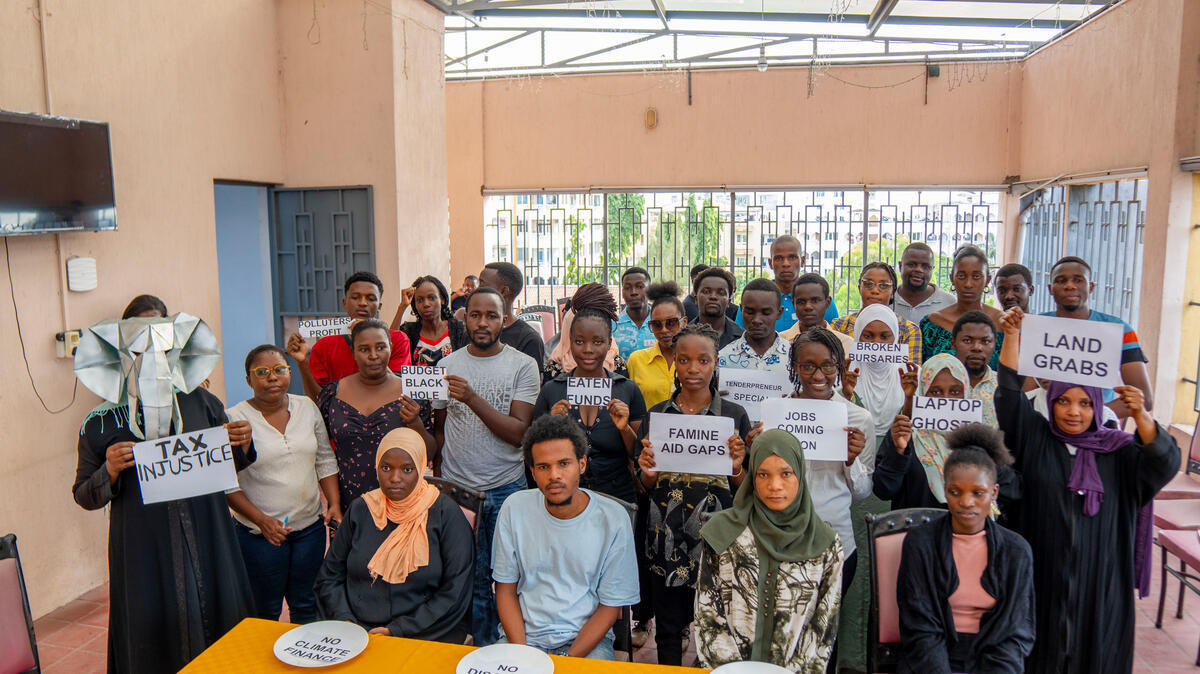 Greenpeace calls for a billionaire tax to fund climate and nature commitments ahead of vote on U$1 trillion pay plan for Elon Musk