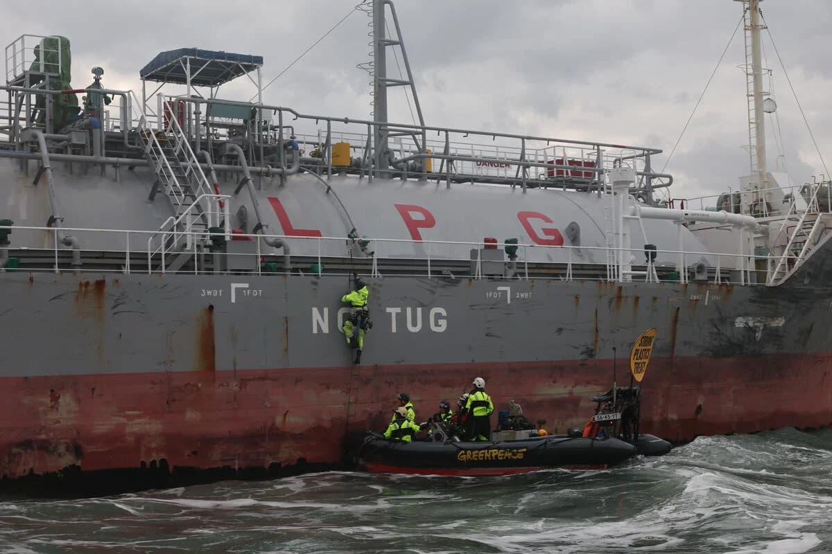 As the final negotiations for a UN Global Plastics Treaty enter a critical phase in Busan, South Korea, four Greenpeace International activists prevent a tanker at South Korea’s Daesan complex from loading toxic petrochemicals destined to be used in plastic production.