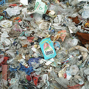 Plastic waste dump, Jakarta, Indonesia. © Mark Warford