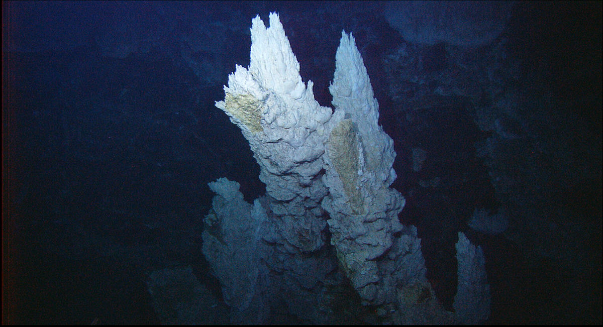 Arbonate Spires in the Lost City Vent Field, Atlantic Ocean. © NOAA / OAR / OER