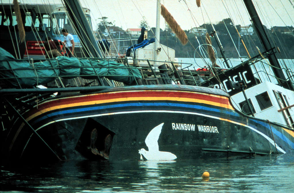 The Rainbow Warrior is in Marsden Wharf in Auckland Harbour after the bombing by French secret service agents. © Greenpeace / John Miller
