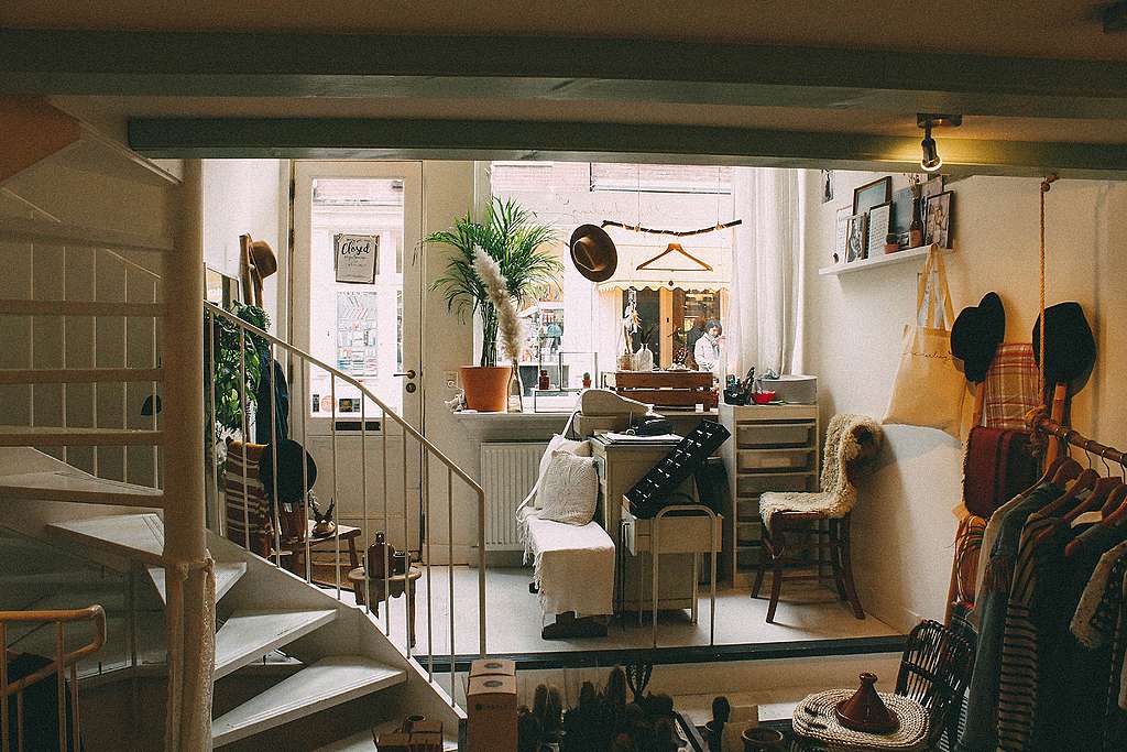 Five productive things to do in lockdown - 3. Clear the clutter! - Photo by Daniela on Unsplash