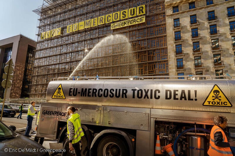 Activists from Greenpeace Belgium climb the EU Council headquarters in Brussels, and spray the building with an agricultural pesticide pump, while EU trade ministers discuss the EU-Mercosur trade deal. Activists from Greenpeace Belgium climb the EU Council headquarters in Brussels, and spray the building with an agricultural pesticide pump, while EU trade ministers discuss the EU-Mercosur trade deal.