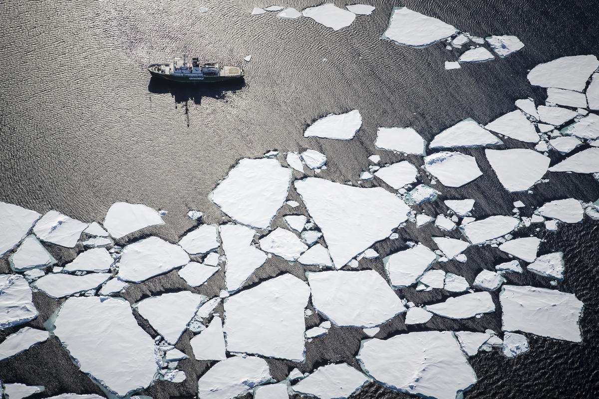MY Esperanza at Svalbard Ice Edge. © Will Rose / Greenpeace