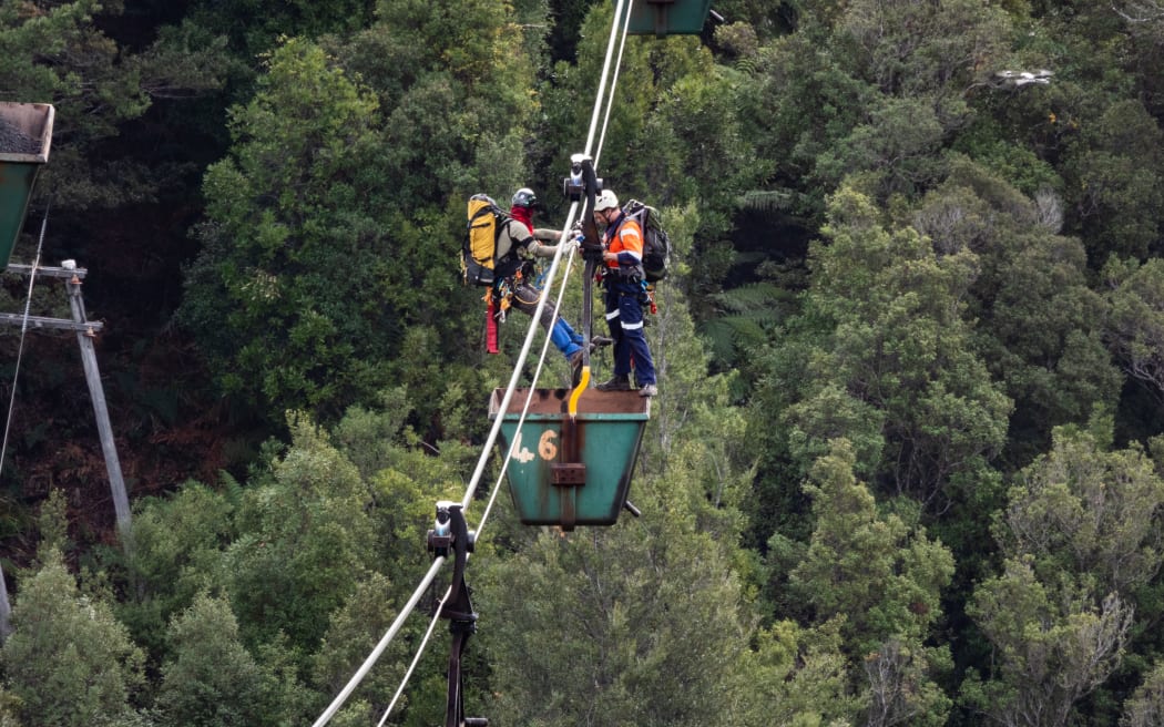 Bathurst Resources employees issue threats, fire warning shots at coal activists