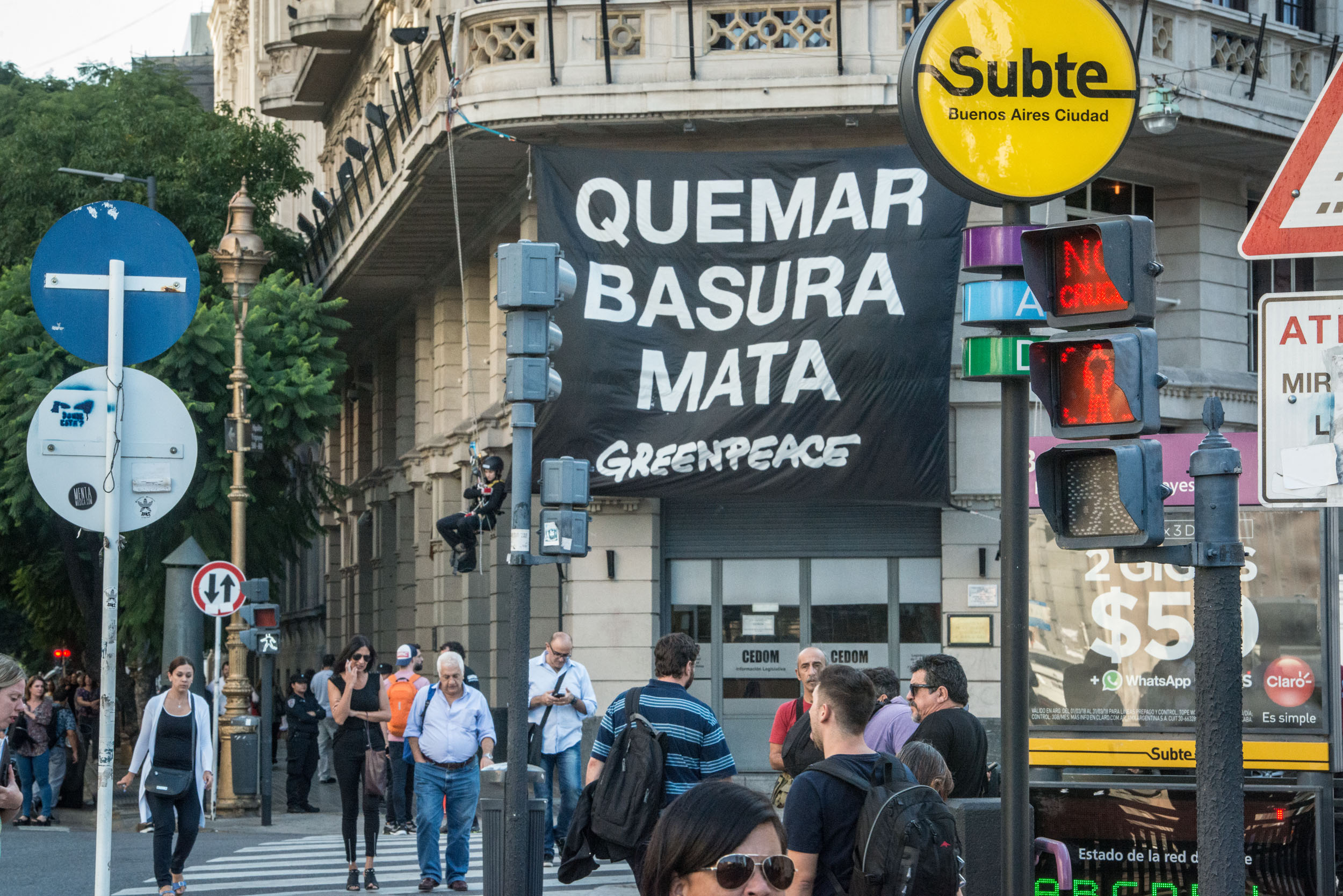 Greenpeace: “El gobierno de la ciudad está empecinado en quemar basura”