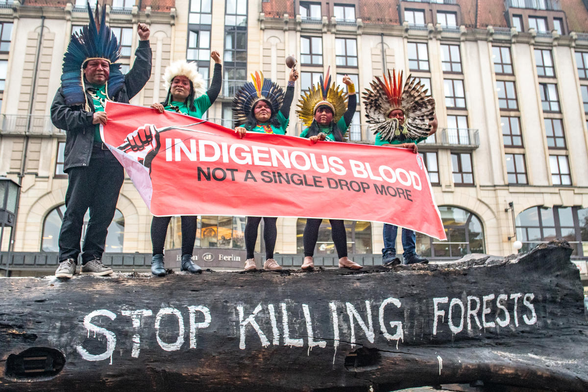 Indigenous Leaders at Consumer Goods Forum (CGF) Global Summit in Berlin. © Midia NINJA Indigenous Leaders at Consumer Goods Forum (CGF) Global Summit in Berlin. © Midia NINJA