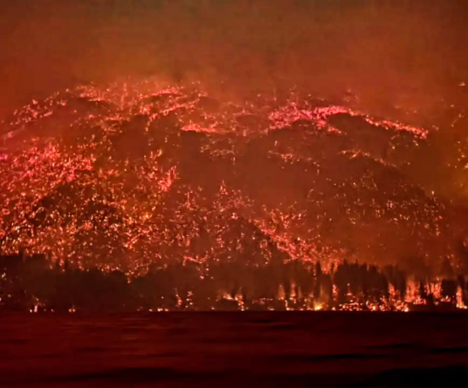 La inacción climática estatal vuelve a empeorar los incendios en la Patagonia