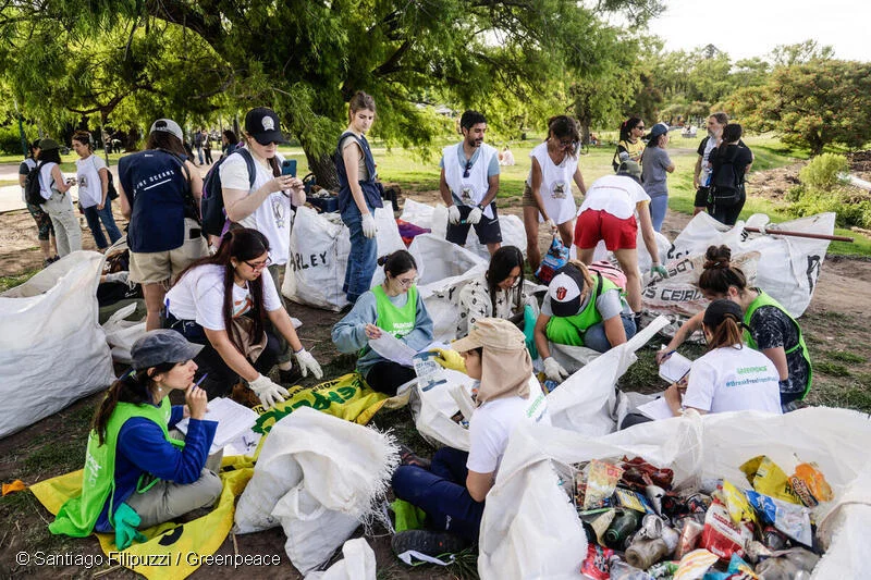 Jóvenes y ecoansiedad: cuando el futuro angustia, hacer comunidad puede ser parte de la respuesta