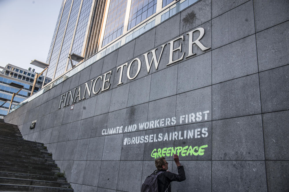Actie: ‘Klimaat en werknemers eerst’ bij #brusselsairlines