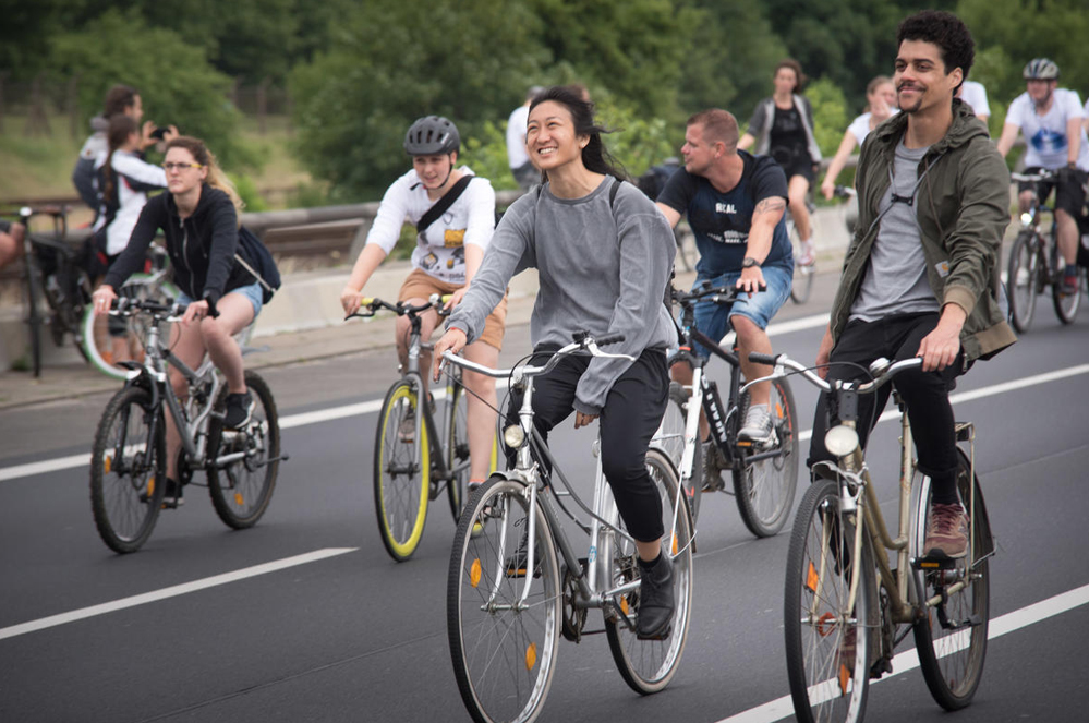Er is ons verteld dat mobiliteit alles te maken heeft met individuele vrijheid en sociale status. Dat is onzin