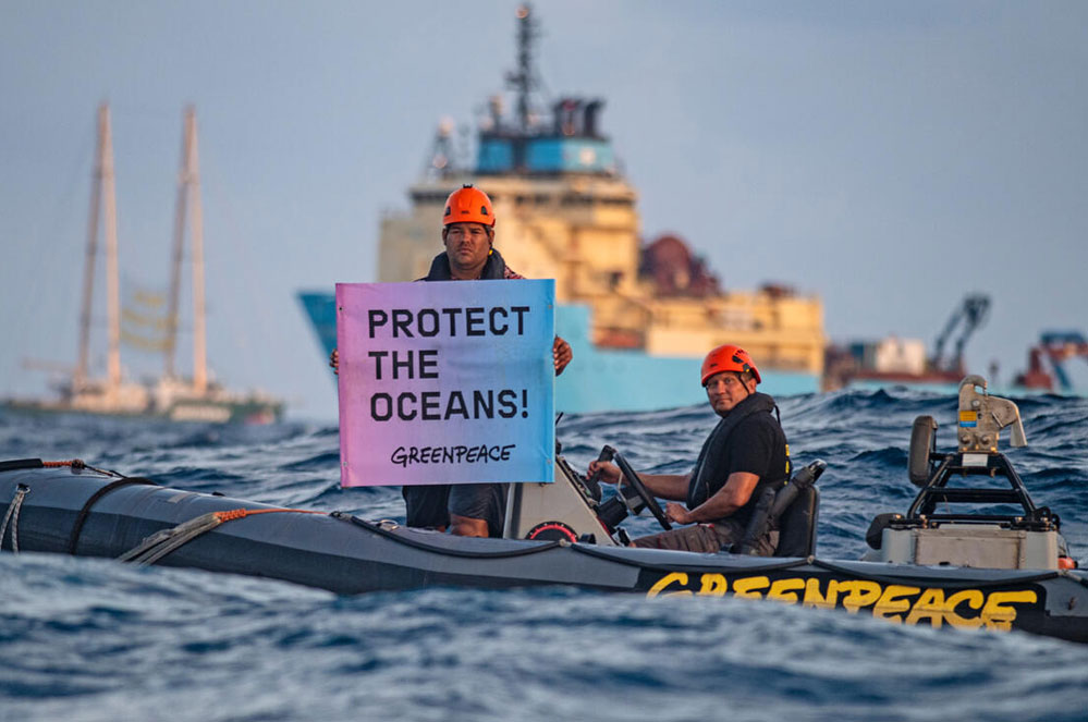 Actions contre l’exploitation minière en eaux profondes : le Rainbow Warrior rentre au port