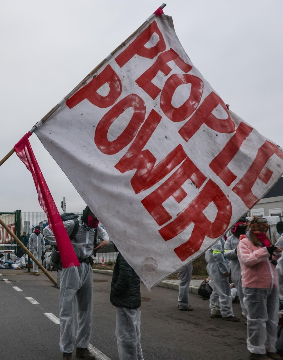 Code Rouge : 600 activistes bloquent toujours Alibaba à Liège. Fin d’action à Anvers.