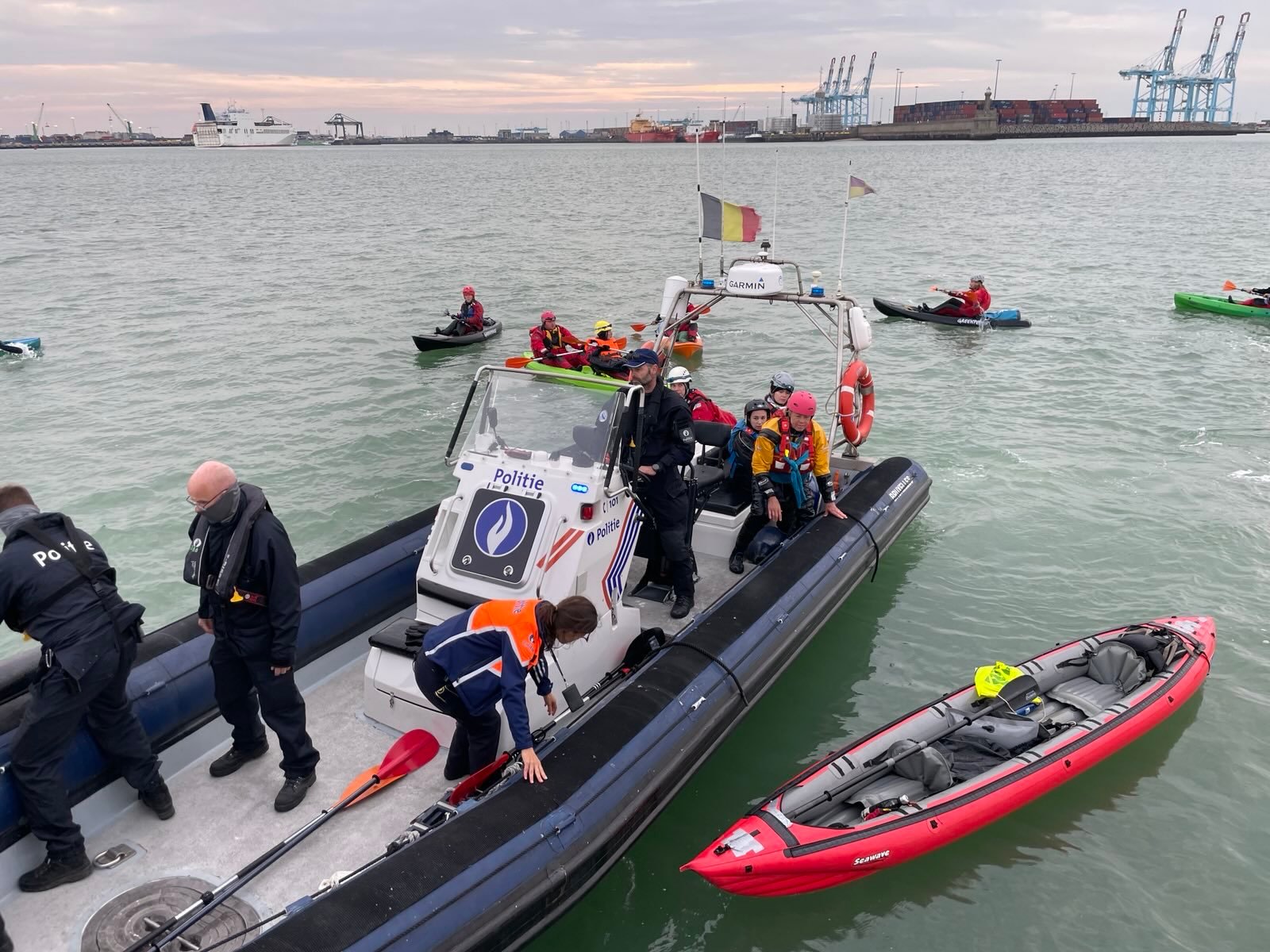 Après 29 heures, le blocage de Greenpeace prend fin à Zeebrugge