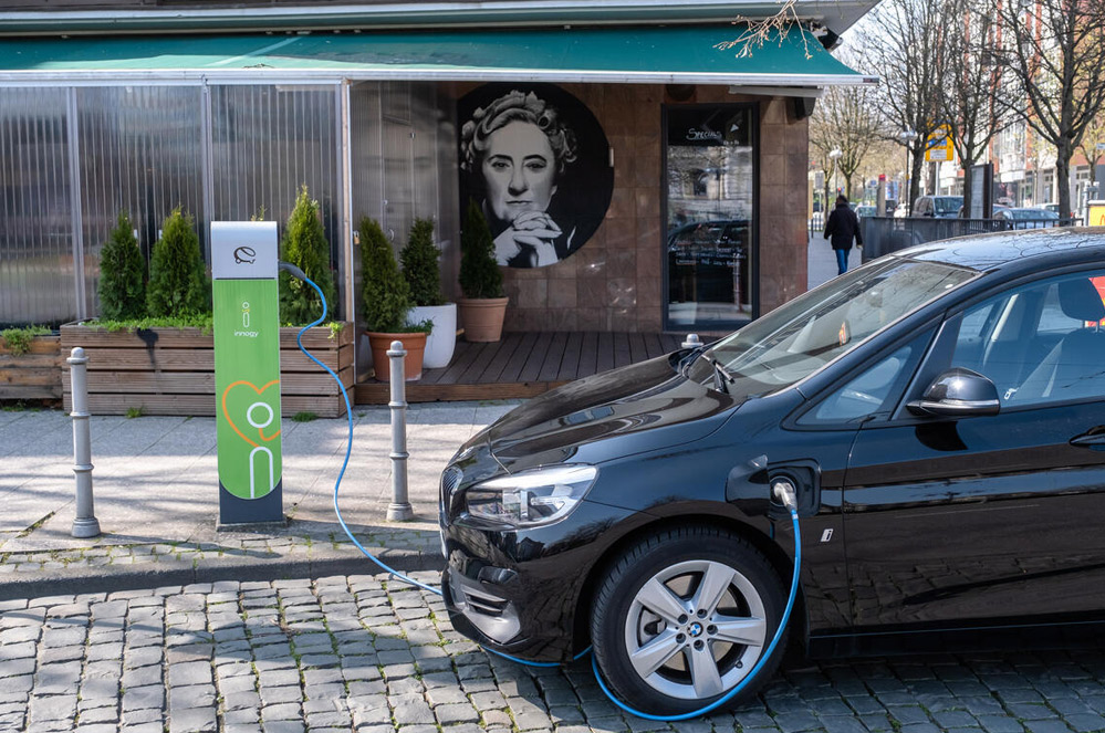 La voiture électrique : POURQUOI fait-elle partie de la solution pour une mobilité durable ? (6 raisons)
