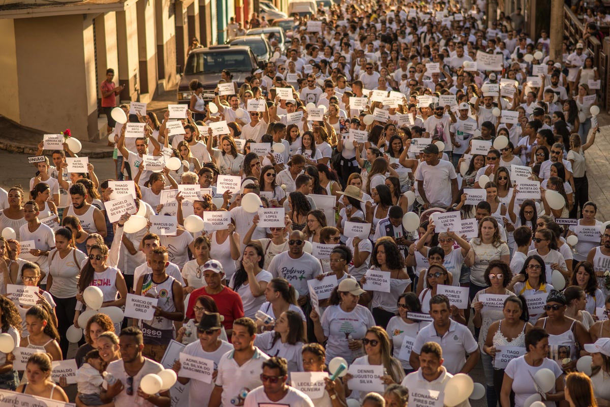 Vigil in Honour of Impacted Families from Brumadinho. © Christian Braga / Greenpeace