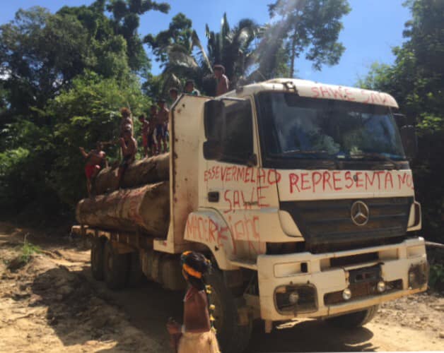 Caminhão madeireiro é encontrado pelo povo Munduruku dentro de seu território