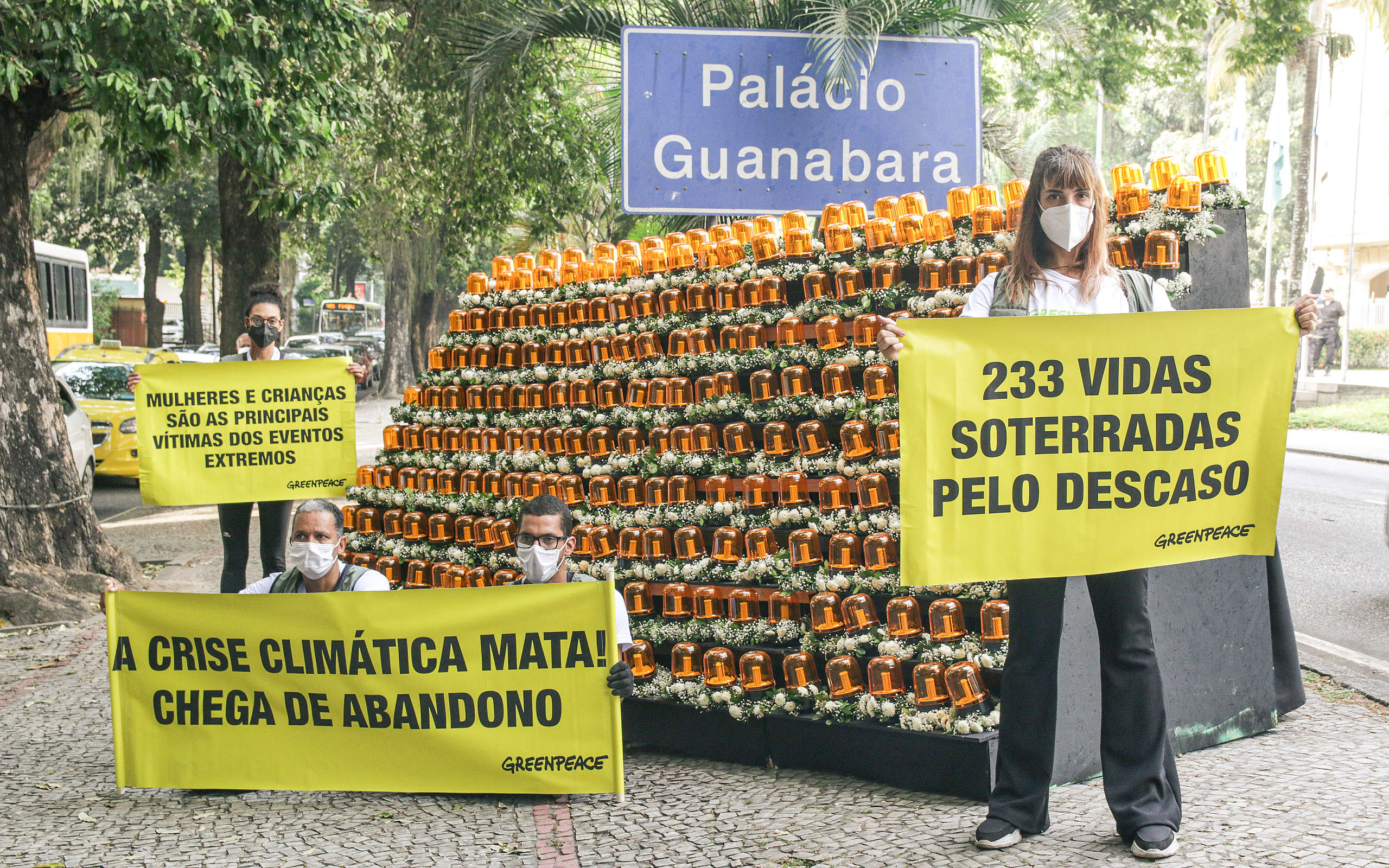 Um mês da tragédia em Petrópolis: ação homenageia as vítimas e cobra medidas do Estado para evitar novas catástrofes