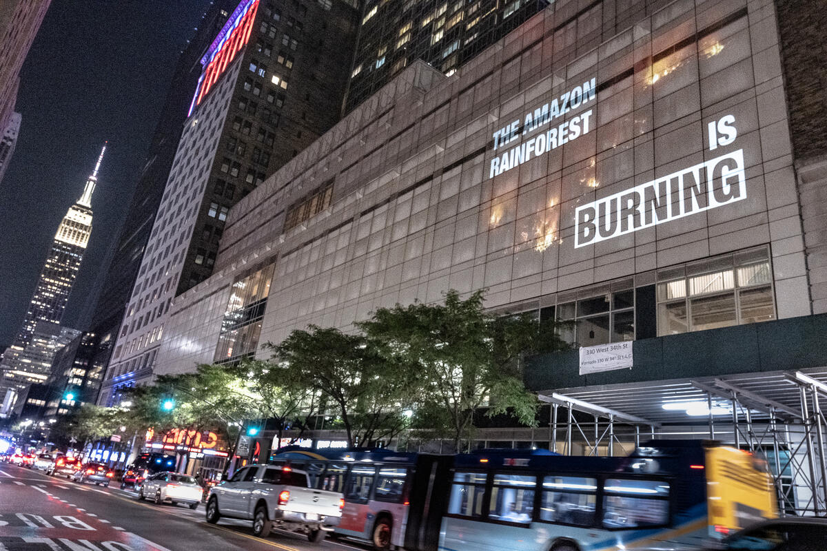 Amazon Projection Message In New York.