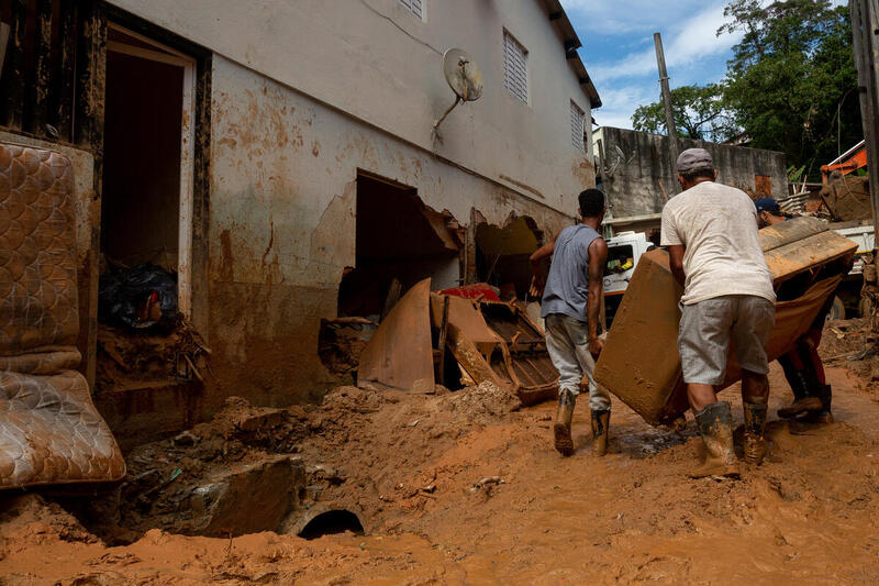 Após tragédia, população do litoral norte de SP precisa ser parte da reconstrução