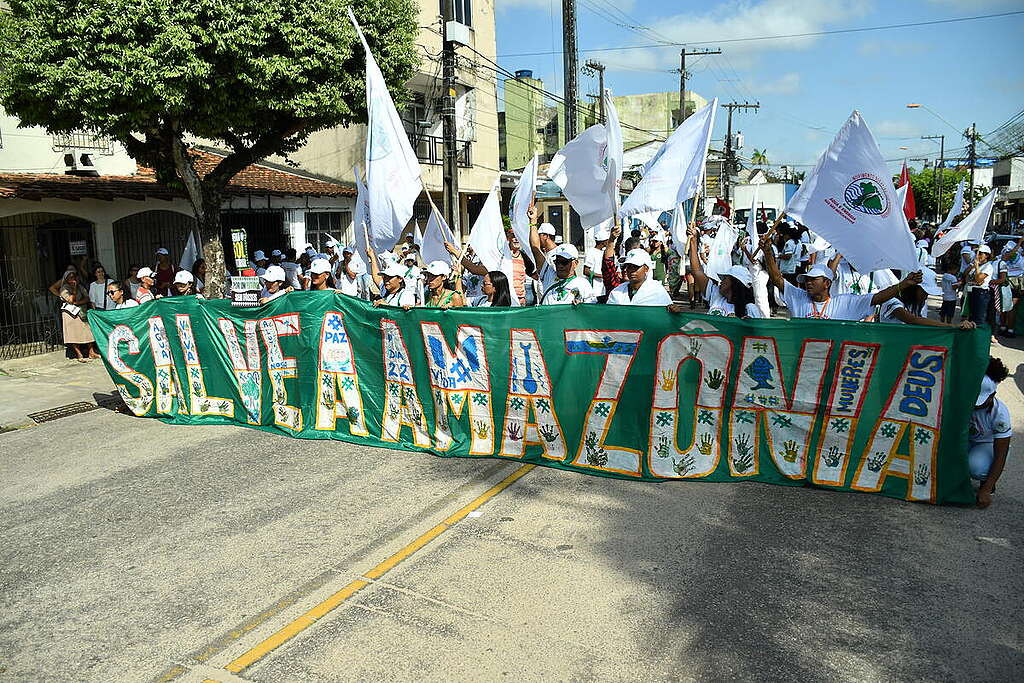 People's March Amazon Summit in Belém, Brazil. © João Paulo Guimarães / Greenpeace People's March Amazon Summit in Belém, Brazil. © João Paulo Guimarães / Greenpeace