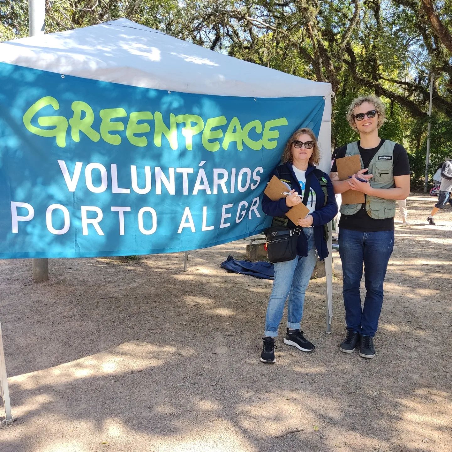 Ação de coleta de assinaturas contra privatização de parques