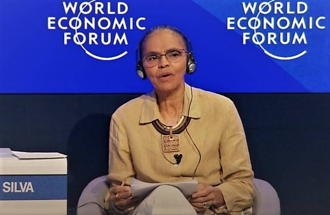 Davos: Marina Silva defende transformação de petroleiras em empresas de energia um mês após governo leiloar 600 blocos