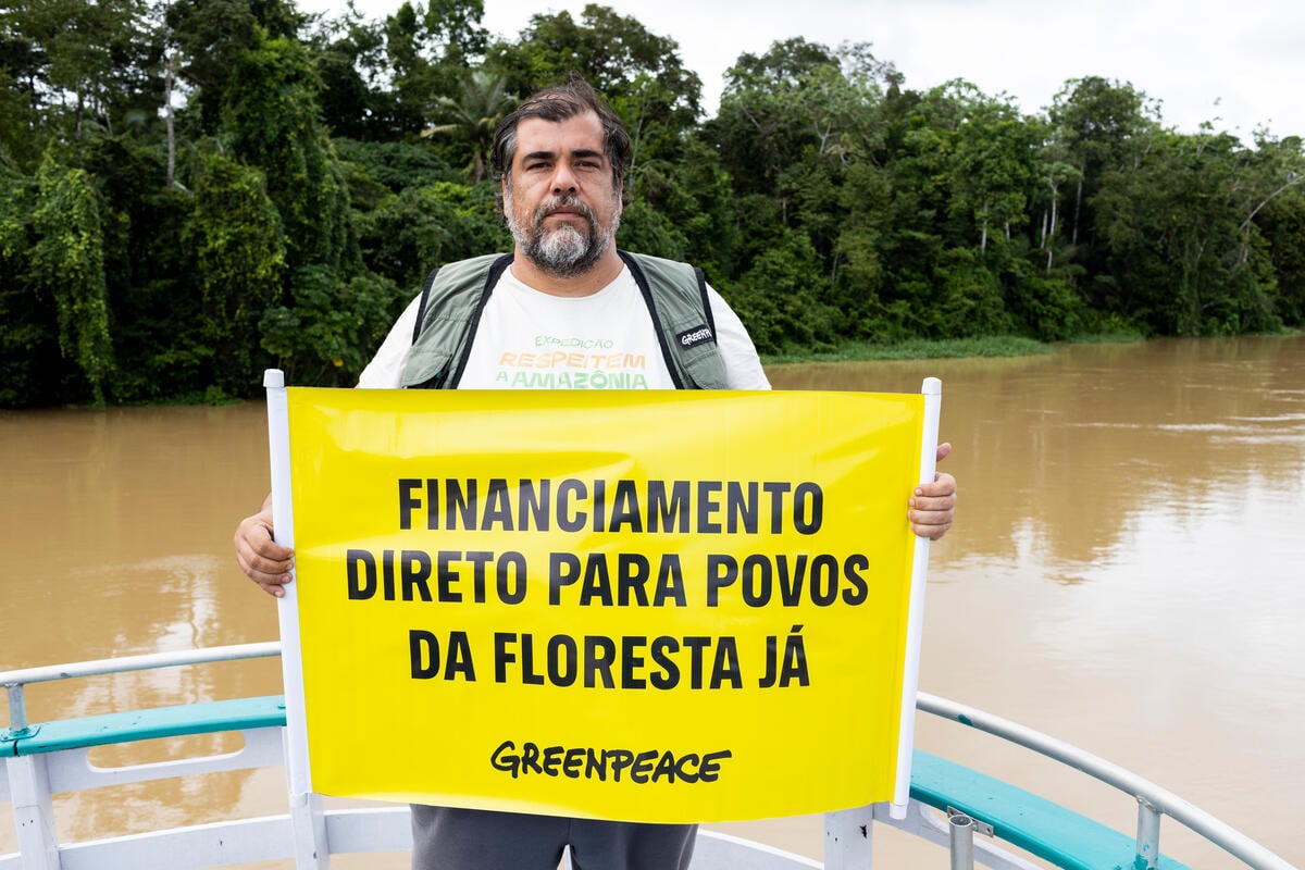 Respect the Amazon Expedition: Juruá River. © Nilmar Lage / Greenpeace Respect the Amazon Expedition: Juruá River. © Nilmar Lage / Greenpeace