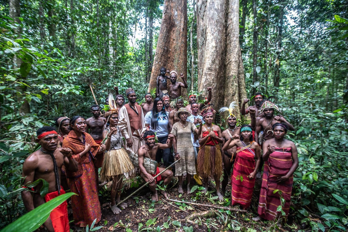 “A resposta somos nós”: Juventude indígena global assina declaração exigindo proteção às florestas tropicais e seus povos