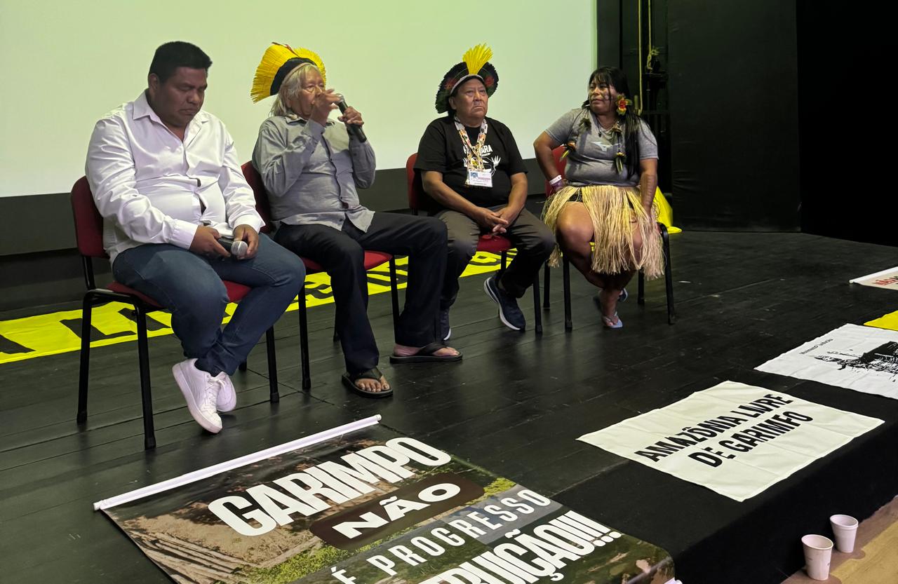 Cine-debate alerta sobre a ameaça do mercúrio aos povos indígenas da Amazônia