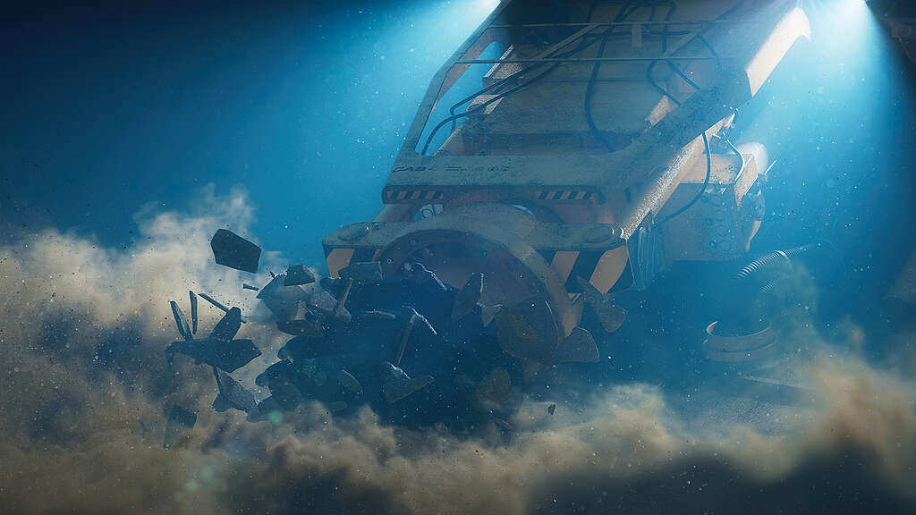 : Equipamento de minera&ccedil;&atilde;o submarina revolvendo o fundo do mar, levantando nuvens de sedimento e fragmentos minerais. A cena ilustra o impacto f&iacute;sico da extra&ccedil;&atilde;o em &aacute;guas profundas sobre o leito oce&acirc;nico.